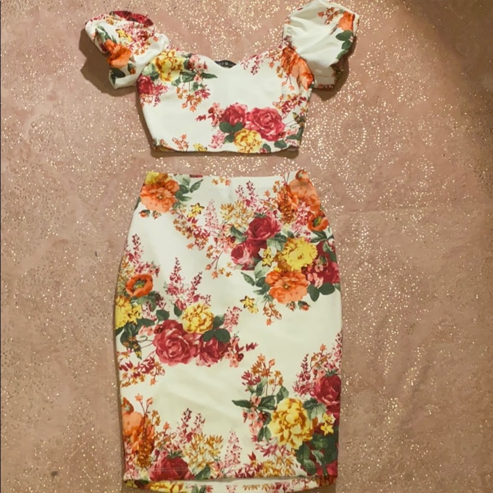 Beautiful floral 2 piece